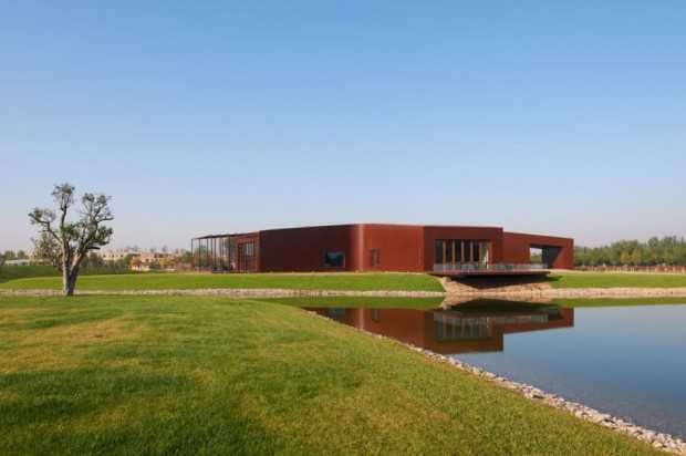 Функціональний виставковий зал Функціональна архітектура виставкового залу в комплексі Asterisk, Китай.