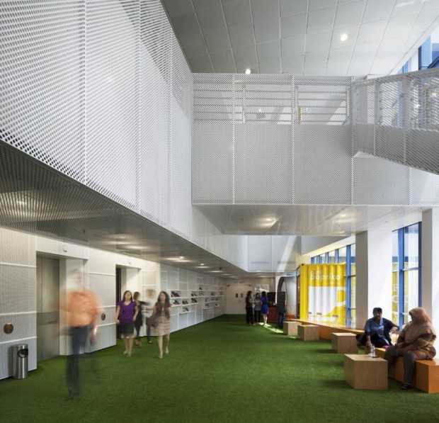 Простір Гален: Метал і Дизайн Дизайн великого офісного простору в науковому парку «Гален» з металевими елементами 2026.