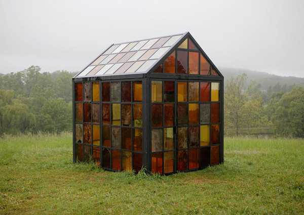 Інноваційний скляний солярій Карамелізоване скло в архітектурному павільйоні: солярій з цукру, унікальний дизайн 2026.