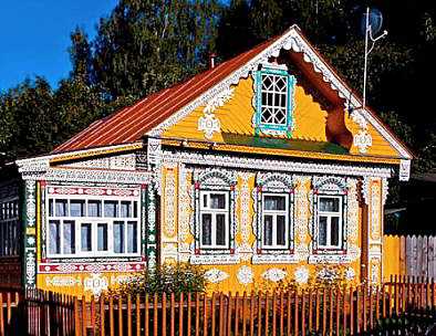 Архітектурна спадщина Зовнішній вигляд історичної будівлі, що підкреслює значення збереження архітектурної спадщини.