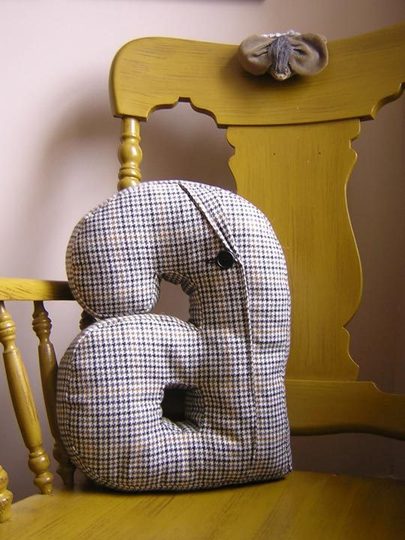 Букви на підлозі Надихаючі буквені розсипи в сучасному інтер'єрі, декор літерами на підлозі