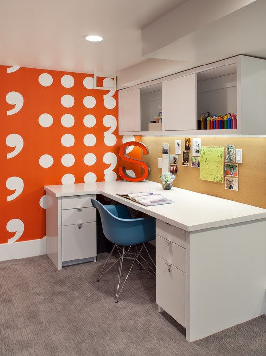 Акцентна літера на стіні Велика декоративна літера на стіні, сучасний літерний дизайн для вашого дому.