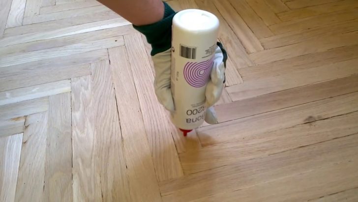 Відчуття та структура Порівняння паркету та ламінату: структура, тактильні відчуття, особливості укладання підлоги.