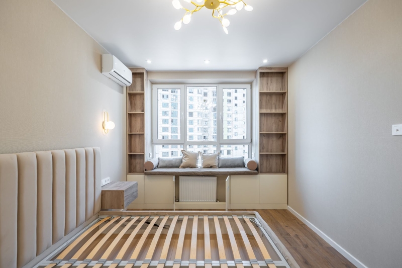 Підвіконня-лежанка М'яке підвіконня-лежанка 2026: затишний куточок для відпочинку в маленькій квартирі.