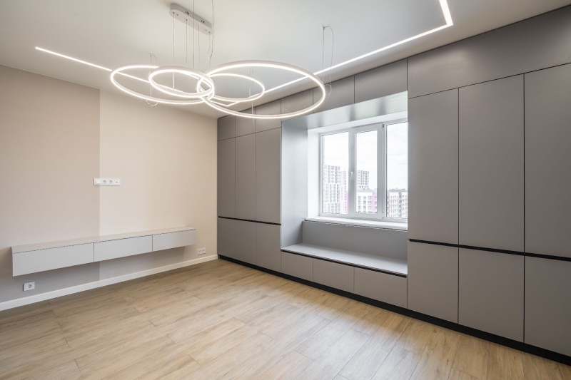 Підвіконня з полицями Підвіконня, інтегроване в систему зберігання 2026 з полицями: ергономічне рішення для квартири.