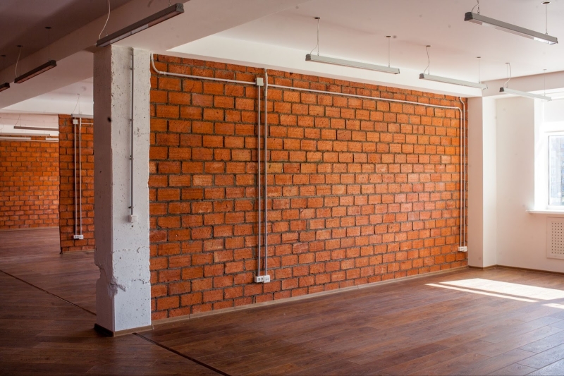 Цегла в інтер'єрі Декоративна цегляна стіна в інтер'єрі малої квартири як стильний акцент