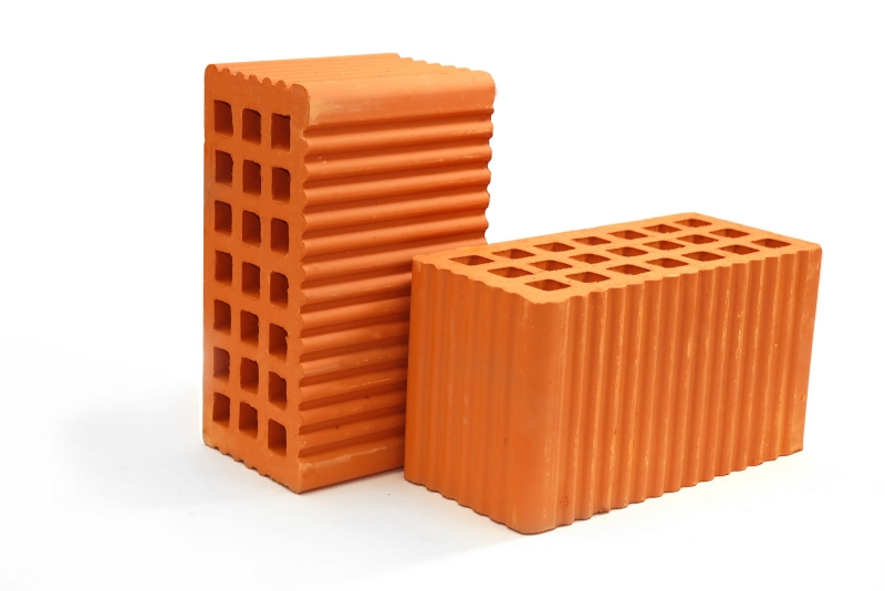 Керамічна цегла 2.1НФ Подвійна керамічна цегла 2.1 НФ: ефективний матеріал для швидкого зведення стін.