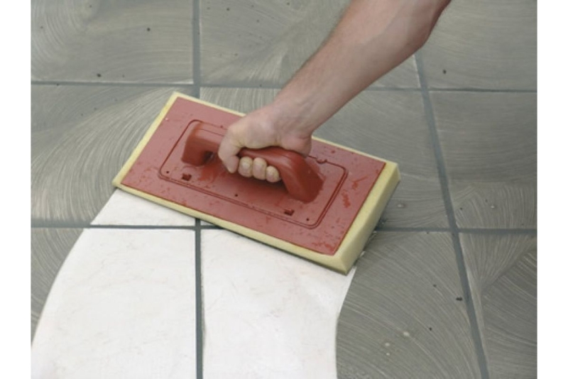 Чисті шви - краса! Очищення плитки від залишків цементної затирки: підготовка до ідеального вигляду швів у 2026