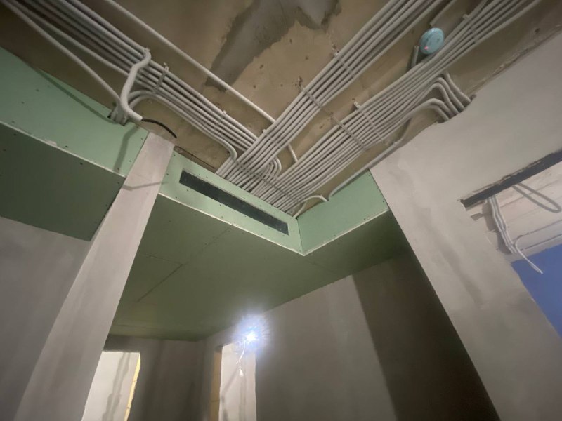 Стеля з гіпсокартону Технічний нагляд 2026: Готова обшивка стелі гіпсокартоном, перевірена технаглядом на чорнових роботах