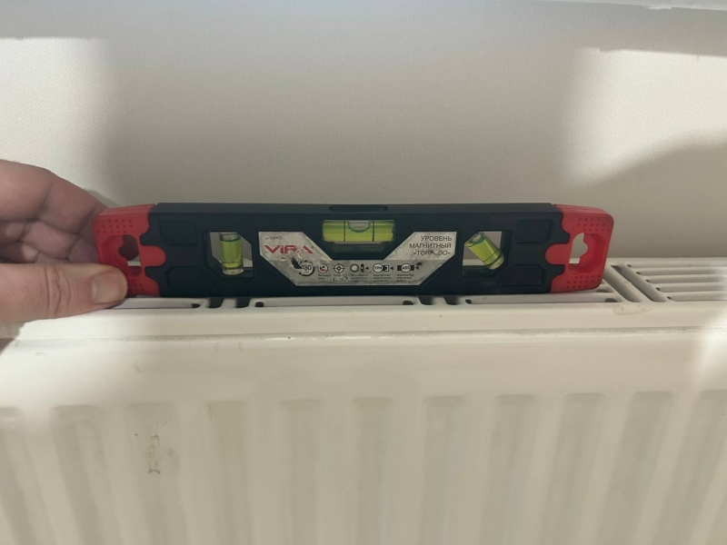 Радіатори: рівень установки Технагляд контролює, щоб радіатори опалення були встановлені рівно по горизонталі та вертикалі.