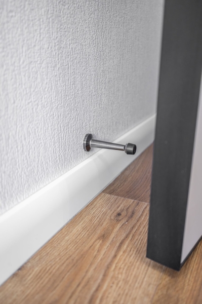 Дрібниці мають значення Перевірка дрібних деталей: обмежувачі для дверей, контроль якості чистового оздоблення 2026.