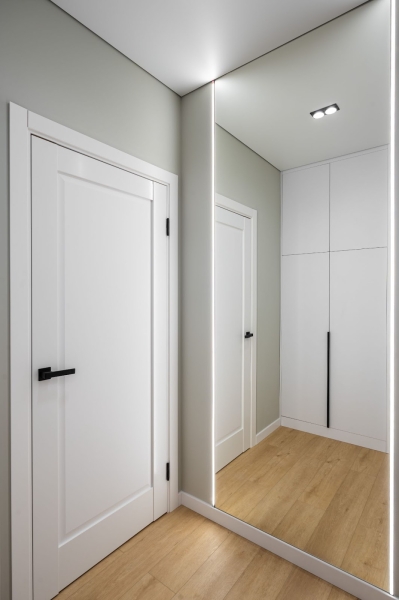 Дзеркала без плям Контроль якості чистового оздоблення 2026: перевірка дзеркал та скляних елементів