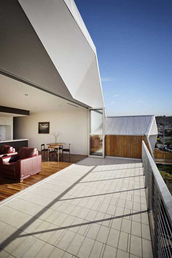 Світло та простір Сучасний австралійський заміський будинок з великими вікнами та дерев'яним фасадом, 2026.