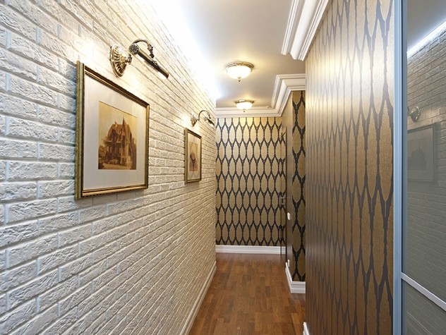 Довгий термін Довговічність декоративного каменю: надійне та естетичне оздоблення передпокою на довгі роки.