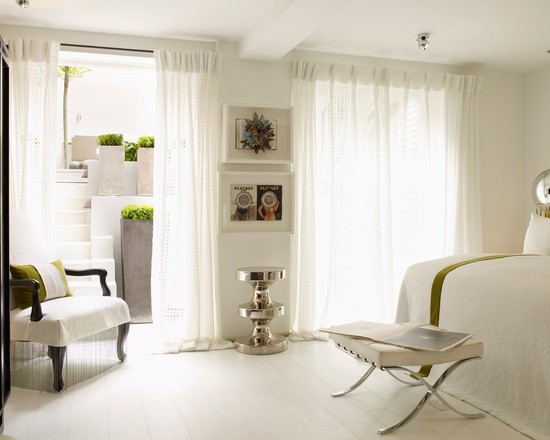 Світлі шпалери 2026 Світлі шпалери 2026 року: ніжні відтінки сірого та білого у сучасному інтер'єрі.