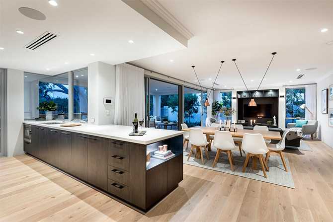 Простір та світло Сучасний дизайн будинку: мінімалізм в деталях, світлі кольори та великий простір.