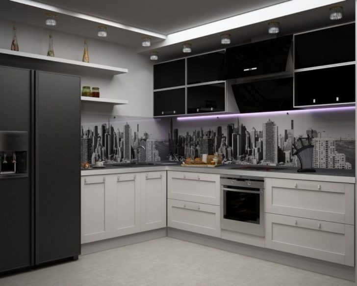 Дерево в кухні Чорно-біла кухня 2026 з елементами масиву дерева: поєднання сучасності та природності