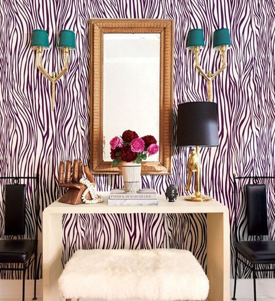 Гладкі шпалери з яскравим малюнком – ефектний акцент для стін у 2026 році