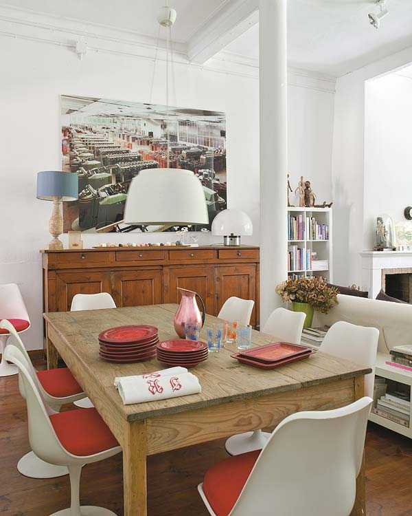 Природні мотиви в інтер'єрі Дизайн інтер'єру будинку в Барселоні з використанням природних матеріалів та еклектичних елементів.