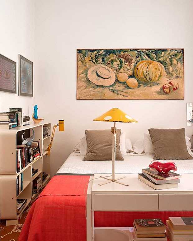 Натхнення у патіо Еклектичний дизайн будинку в Барселоні з патіо: місце для відпочинку та натхнення.