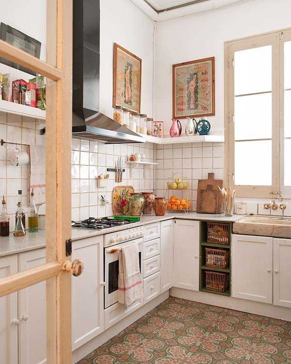 Затишок Барселони Інтер'єр будинку в Барселоні з патіо, дизайн в еклектичному стилі для затишку