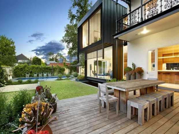 Еклектичний Кабінет 2026 Кабінет в еклектичному стилі 2026: поєднання вікторіанського столу та сучасного крісла в Мельбурні.