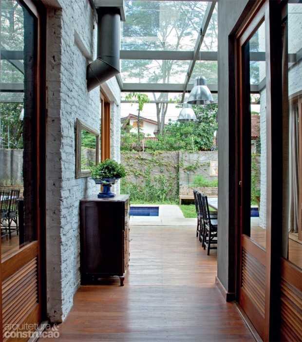 Декор в американському стилі Американський дизайн в інтер'єрі будинку після реконструкції в Сан-Паулу: деталі декору.