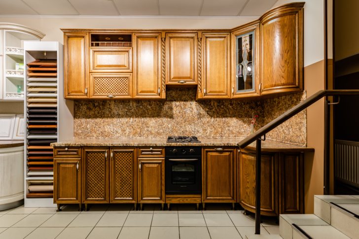 Екокухня з дуба Елегантна кухня з масиву дуба, виконана в еко-стилі 2026 з акцентом на натуральність.