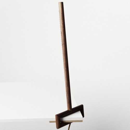 Мінімалізм в освітленні Мінімалістична кутова лампа для столу, сучасний дизайн 2026 року, Imenno-дизайн освітлення.