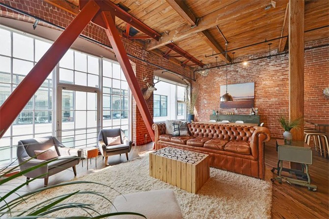 Лофт Шале: Меблі 2026 Еклектичні меблі та аксесуари в інтер'єрі лофт-шале, що відображають тренди дизайну 2026 року.