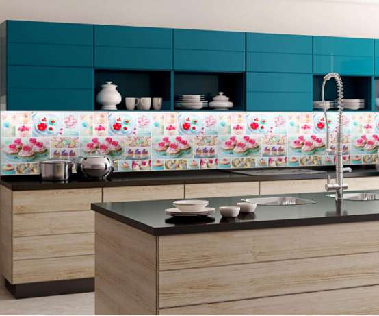 Глянцевий АБС фартух Яскравий глянцевий кухонний фартух із пластику АБС – сміливе рішення для сучасної кухні.