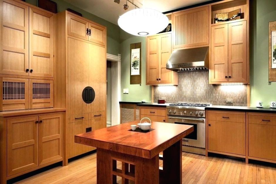 Японський Мінімалізм Кухні Сучасна кухня в японському стилі з акцентом на мінімалізмі та натуральних відтінках.