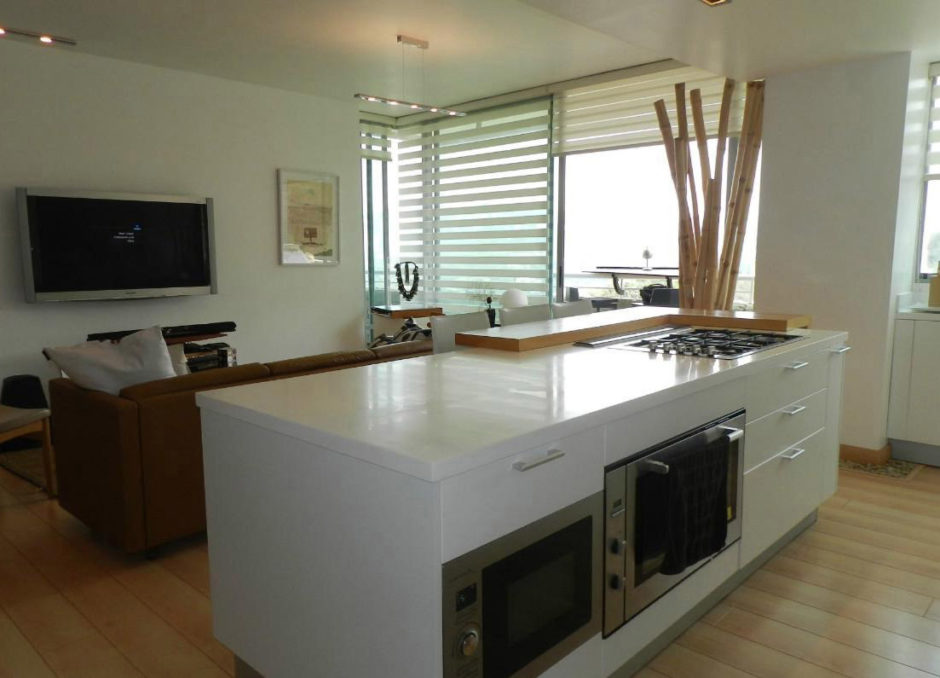 Техніка та зручність Сучасна вбудована техніка на японській кухні 2026 для зручності приготування.