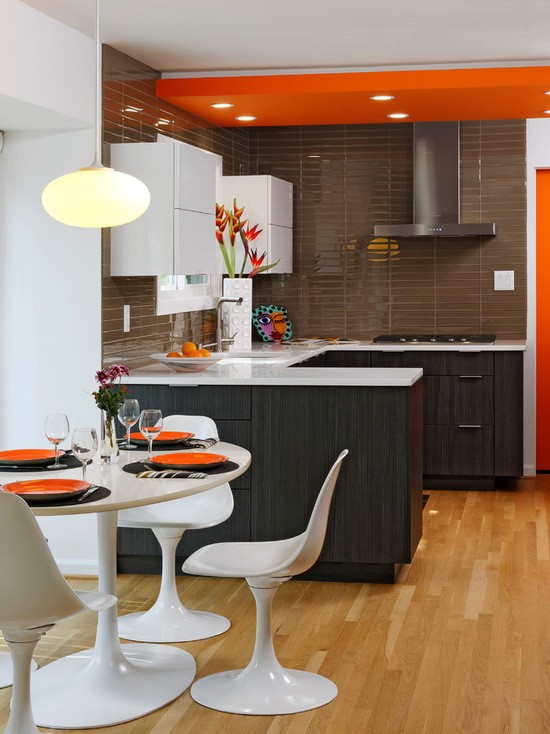 Hi-tech кухня 2026 Стильний кухонний гарнітур для маленької кухні в стилі hi-tech: сучасні матеріали та технології.