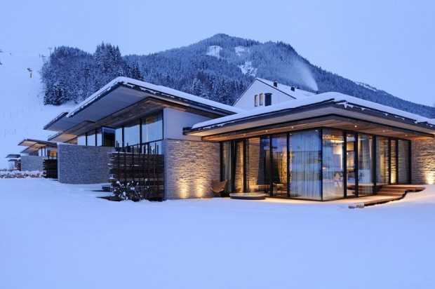 Ванна кімната Wiesergut Інтер'єр ванної кімнати в готелі Wiesergut: сучасна сантехніка та мінімалістичний дизайн, сучасний дизайн 2026.