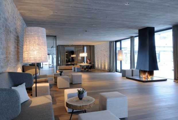 Wiesergut: Елегантність та мінімалізм Сучасний дизайн готелю Wiesergut: мінімалістичний інтер'єр з використанням натуральних матеріалів та дерева.