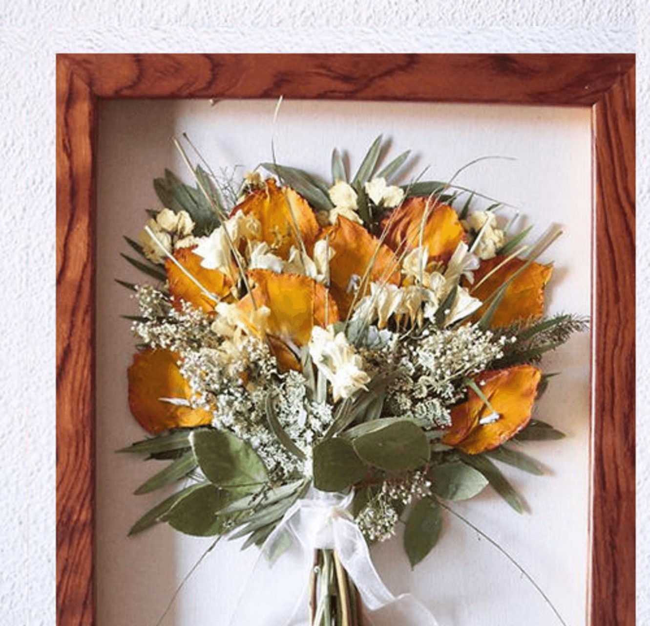 Сушка в піску Композиція з осіннього листя, висушеного в піску: оригінальний декор для дому.