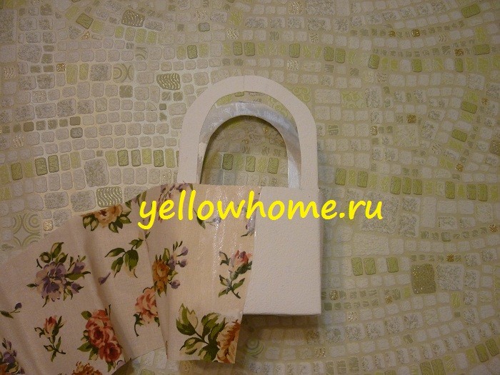 Готова упаковка Готова подарункова упаковка з пакета молока, прикрашена атласною стрічкою.