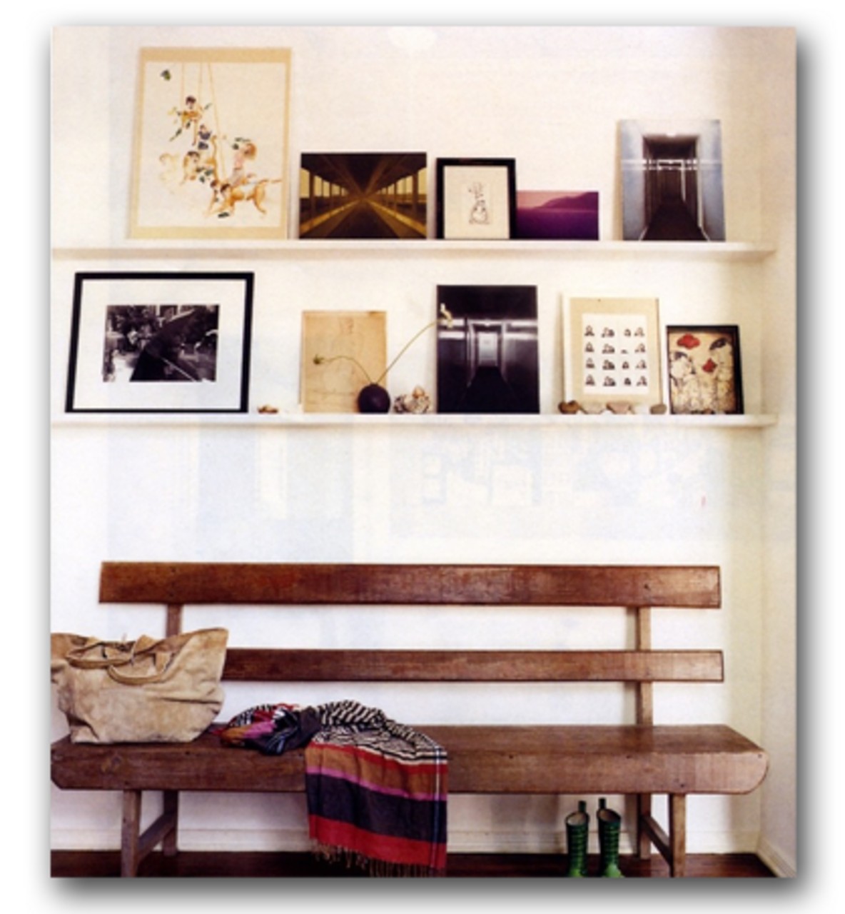 Затишок в домі Декорування стін: фотоколаж з картин як спосіб створити затишок в домі.