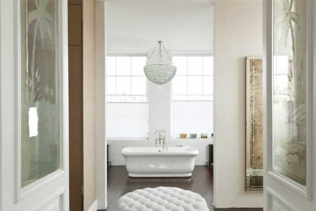 Світло та колір в Лондоні Світлий інтер'єр у скандинавському стилі з акцентом на кольорові деталі, Лондон.