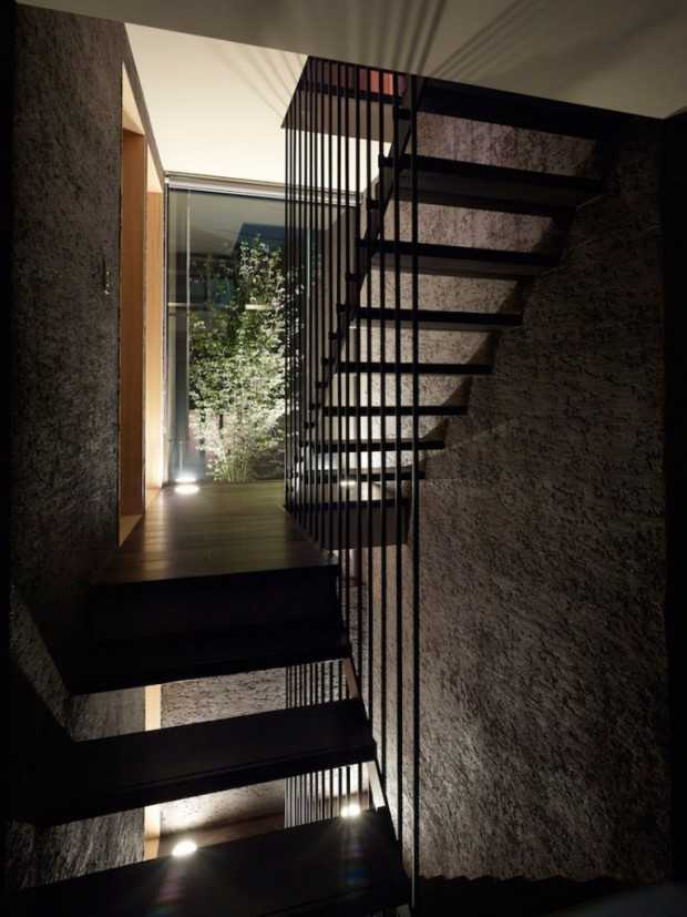 Світло в Ogikubo Інтер'єр Ogikubo House: японський мінімалізм, бетон, дерево і світло створюють неповторний стиль.