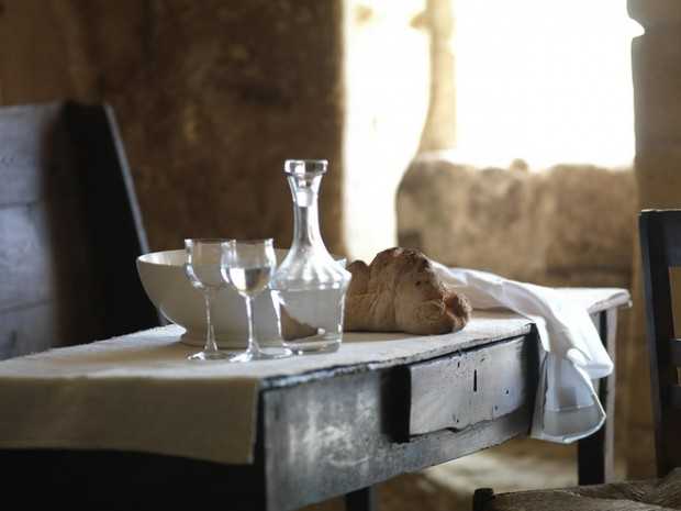 Печера-готель Матера Інтер'єр готелю в печері Матера: Le Grotte della Civita, дизайн 2026, Італія