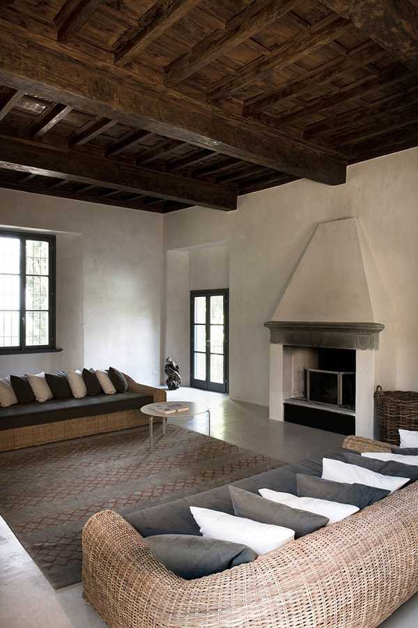 Світлий італійський інтер'єр Затишний інтер'єр італійського дому: світлі тони, натуральні тканини та багато природного світла.