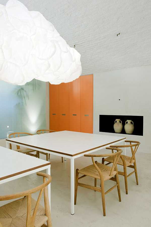 Екологічний італійський стиль Інтер'єр в італійському стилі з акцентом на екологічність: використання натуральних матеріалів та енергозберігаючих технологій.