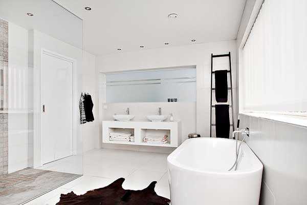 Шведський дім: гармонія з природою Дизайн будинку на березі моря у шведському стилі з використанням природних матеріалів.