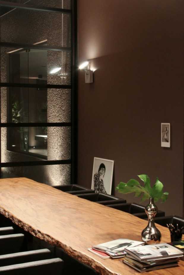 Природні матеріали в дизайні Інтер'єр FF House: елементи сучасного дизайну з використанням природних матеріалів 2026