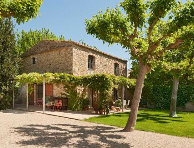 Кухня в стилі кантрі Інтер'єр кухні у відновленій коморі: поєднання сучасного та сільського стилів