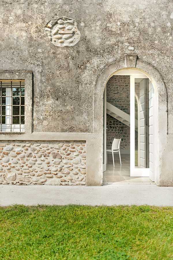 Вілла: Італійський стиль Дизайн інтер'єру італійської вілли 2026: мінімалізм та скляні конструкції в італійському стилі.