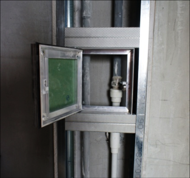 Посилення каркасу люка Схема посилення каркасу дерев'яними профілями для надійної фіксації прихованого люка