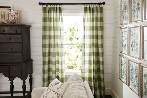 Сільський затишок Штори для дачі в сільському стилі: простота, натуральність і тепла атмосфера.